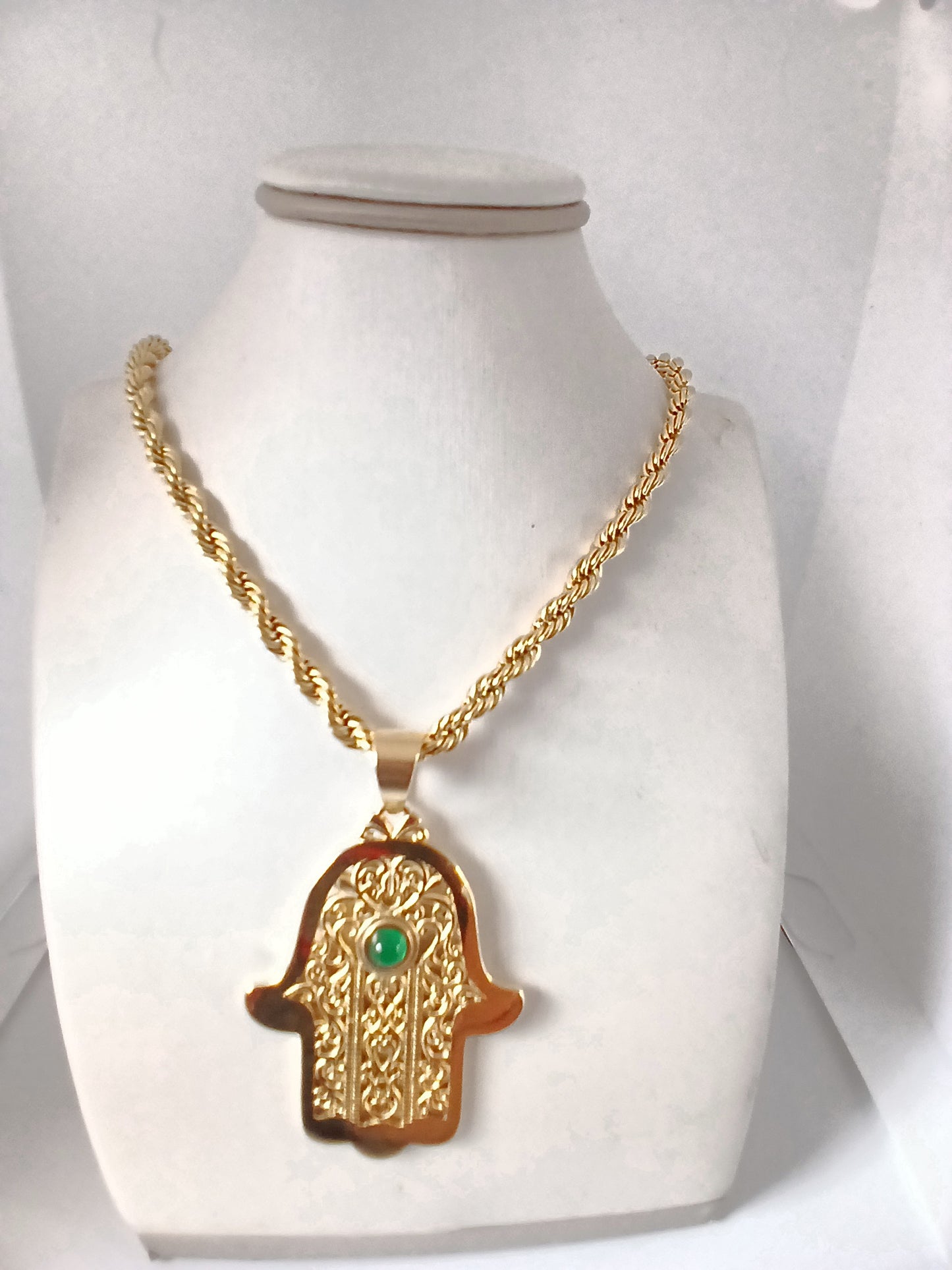 Collier long avec main de fatmain khamsa