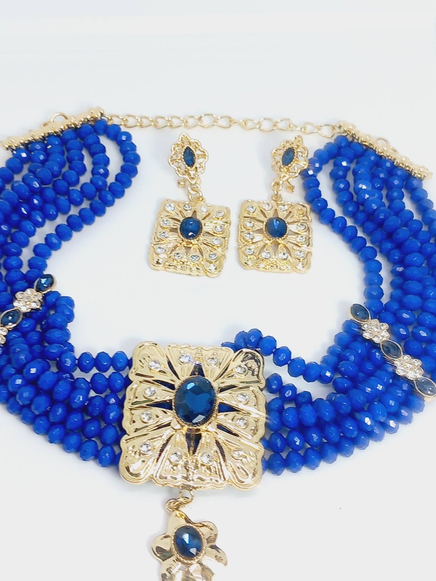 Collier oriental avec boucle couleur bleu